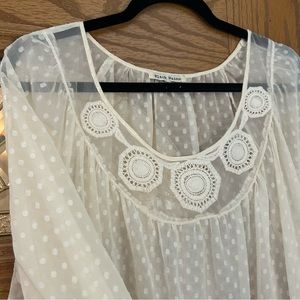 Black Rainn - sheer w/embroidery neck & small dot woven pattern blouse Size XL